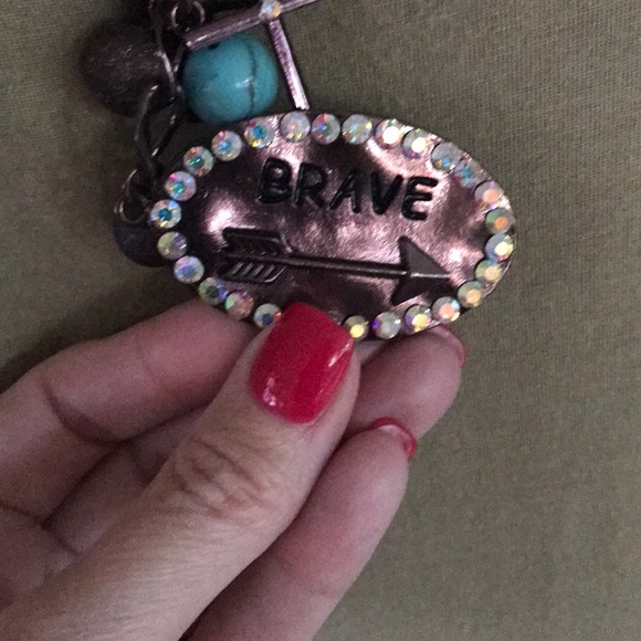 Brave Neclace - Picture 3 of 4